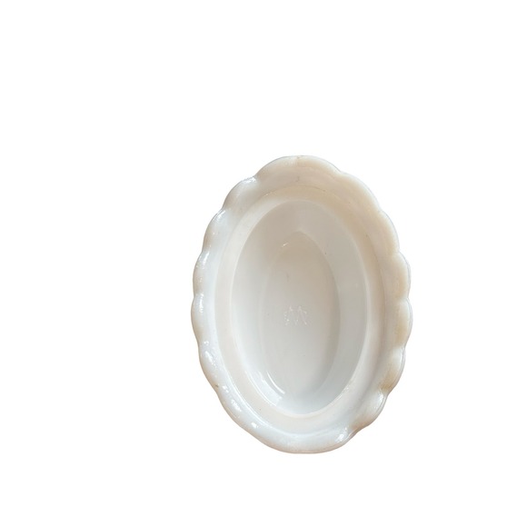 Vintage Small Westmoreland Milk Glass Hen on Nest - Picture 5 of 10